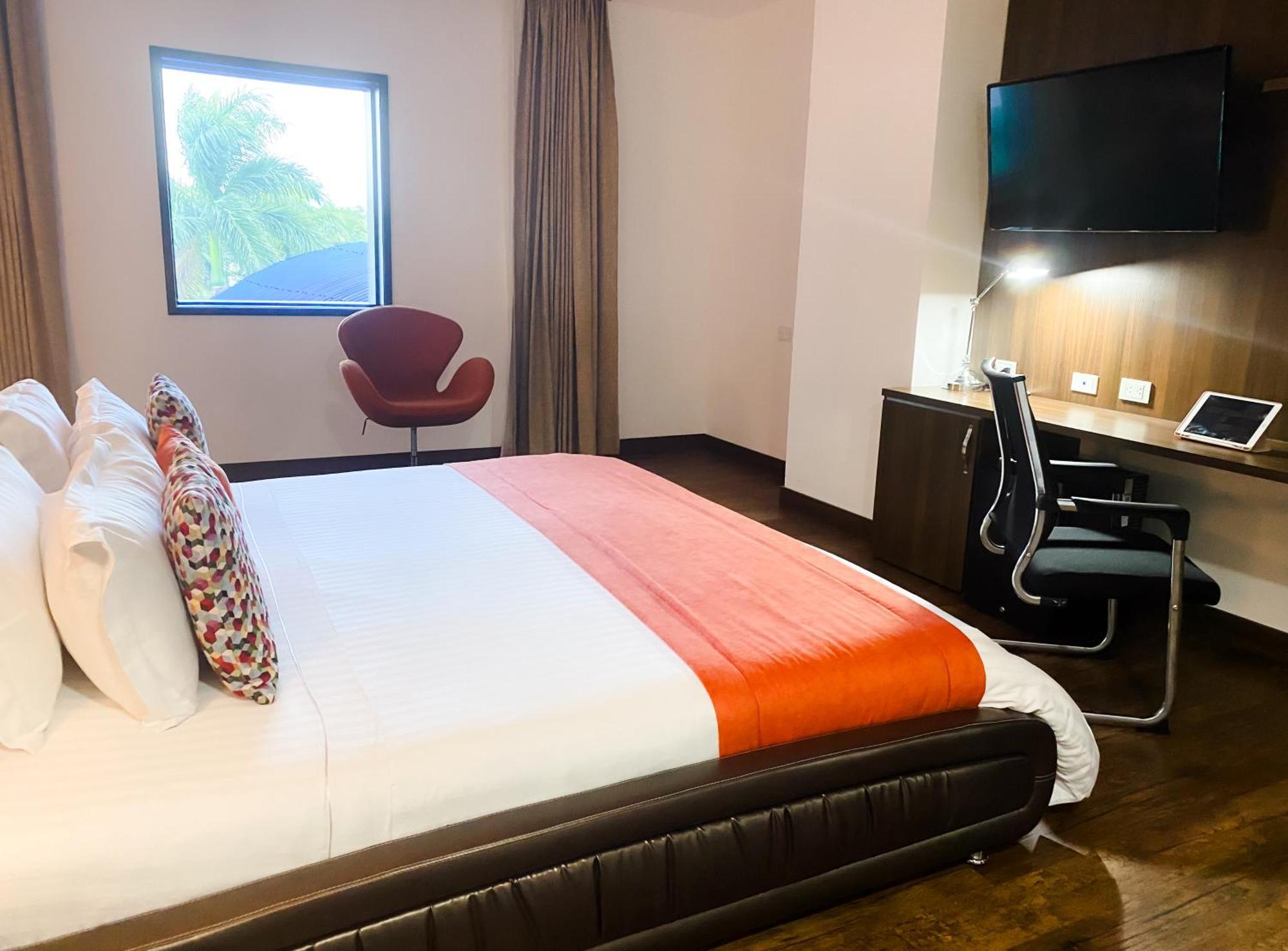 Hotel Royal Elim Internacional Cali Exterior foto A room at the hotel